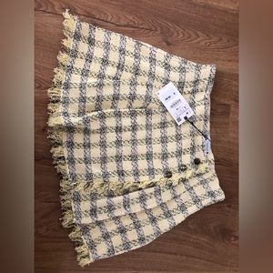 Zara textured mini skirt with buttons